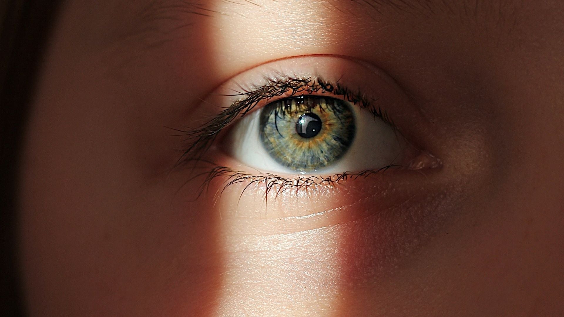 ØJNE - OPHOBEDE - Sara Lorentsen Skin Expert