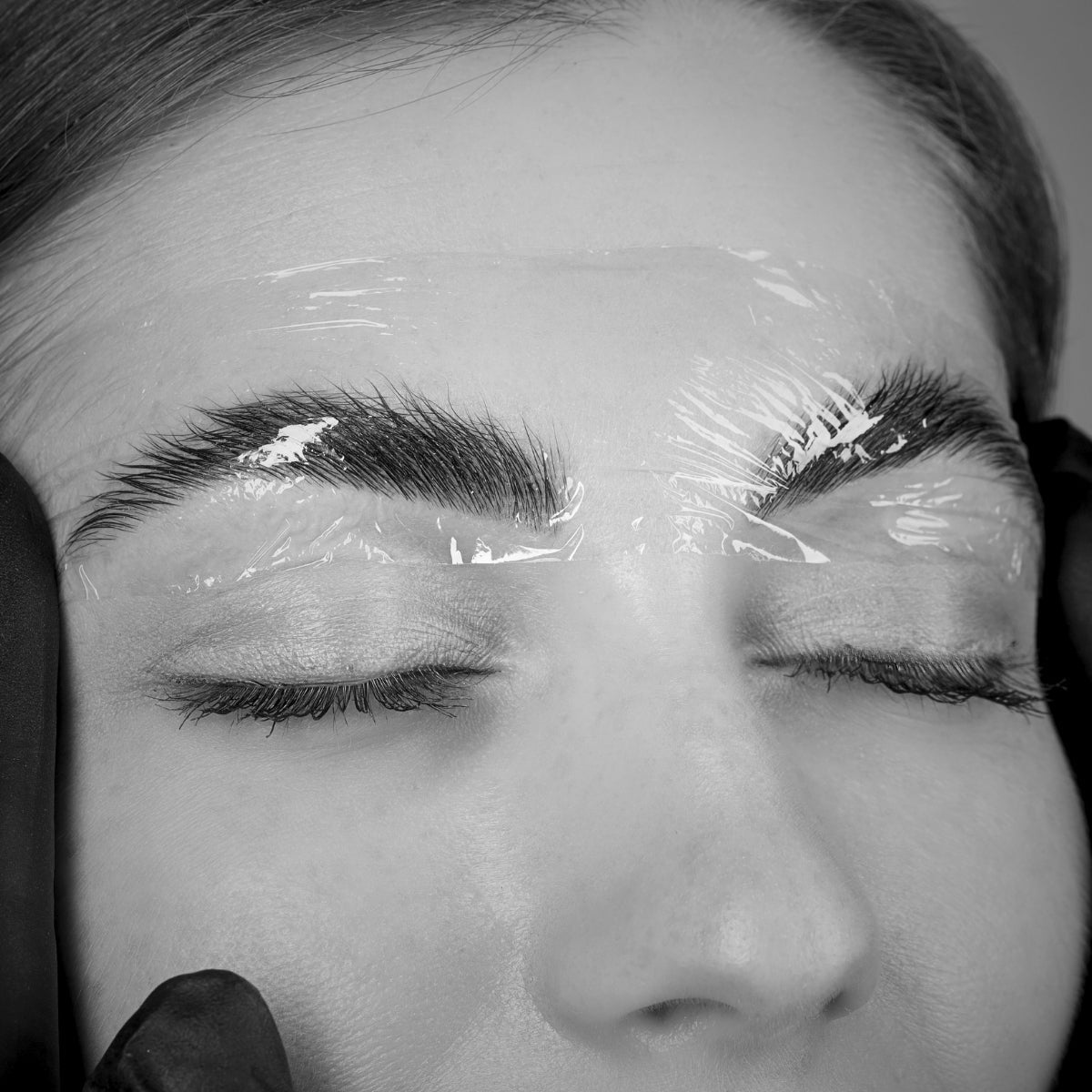 Brow Lamination - OBSIDO SKIN STUDIO APS