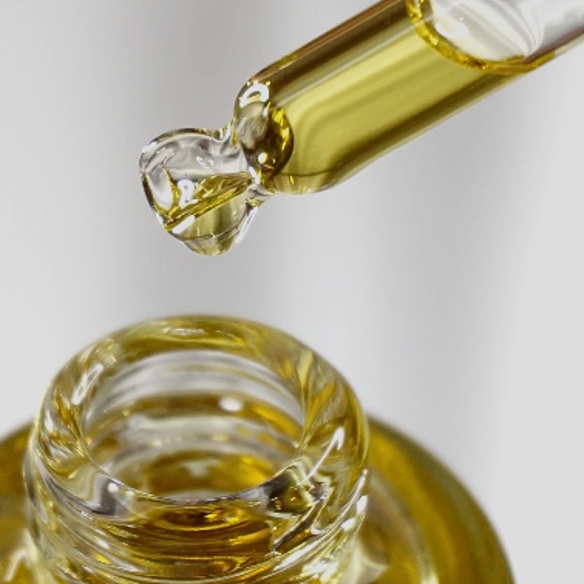 Golden Touch Oil 30 ml - Sara Lorentsen Skin Expert