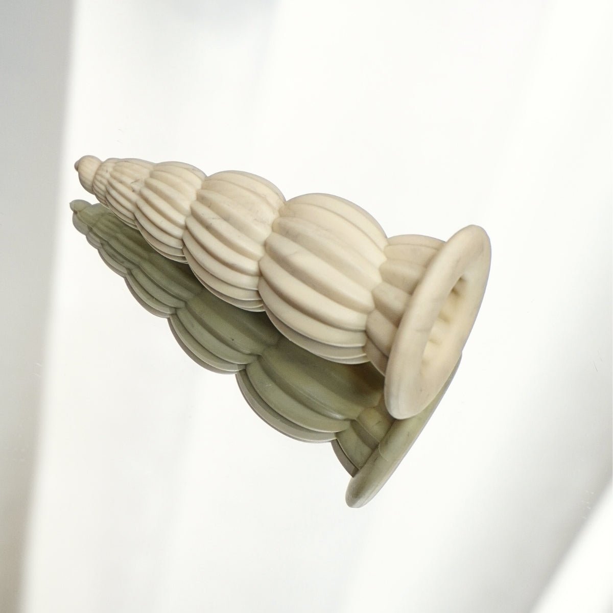 OBSIDO® PRO Seashell Facial Cup - Oyster Cream - Sara Lorentsen Skin Expert