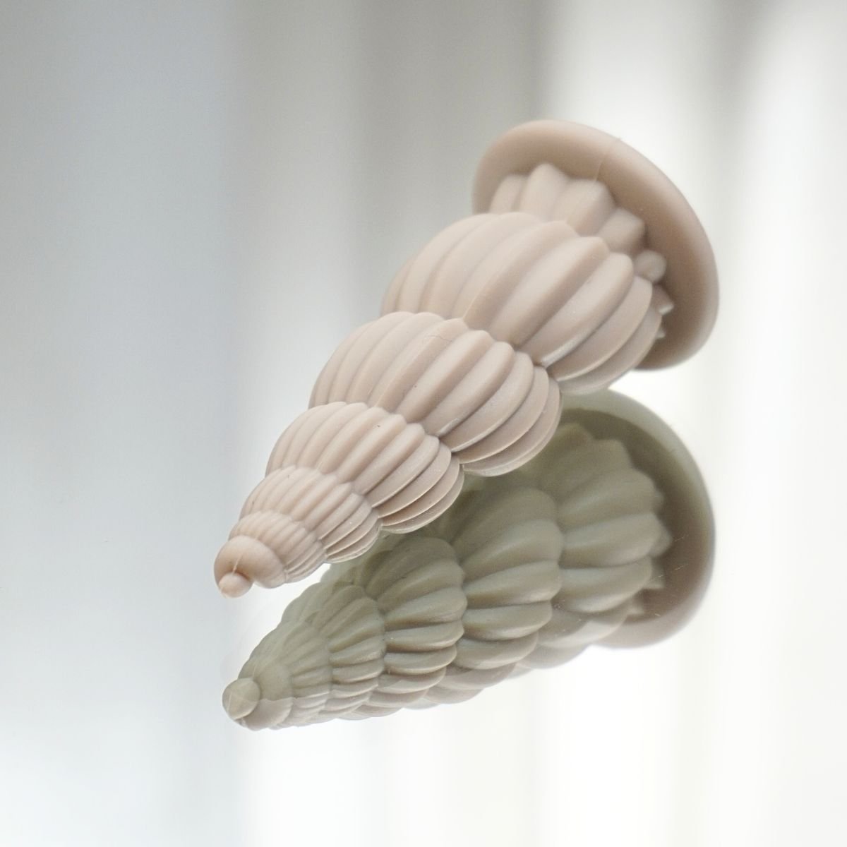 OBSIDO® PRO Seashell Mini Facial Cup - Faded Clay - Sara Lorentsen Skin Expert