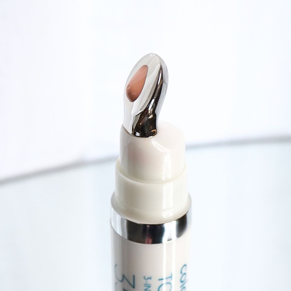Total Eye® 3 - In - 1 Renewal Therapy SPF 35 - award winner eye cream / concealer - Sara Lorentsen Skin Expert