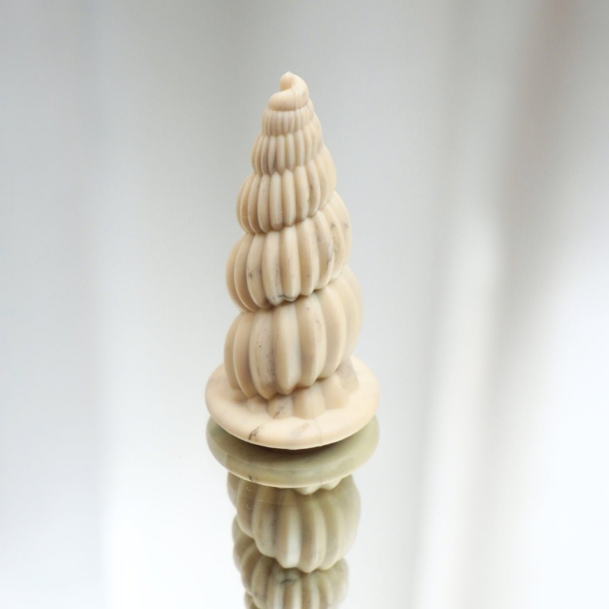 OBSIDO® PRO Seashell Mini Facial Cup - Oyster Cream - Sara Lorentsen Skin Expert